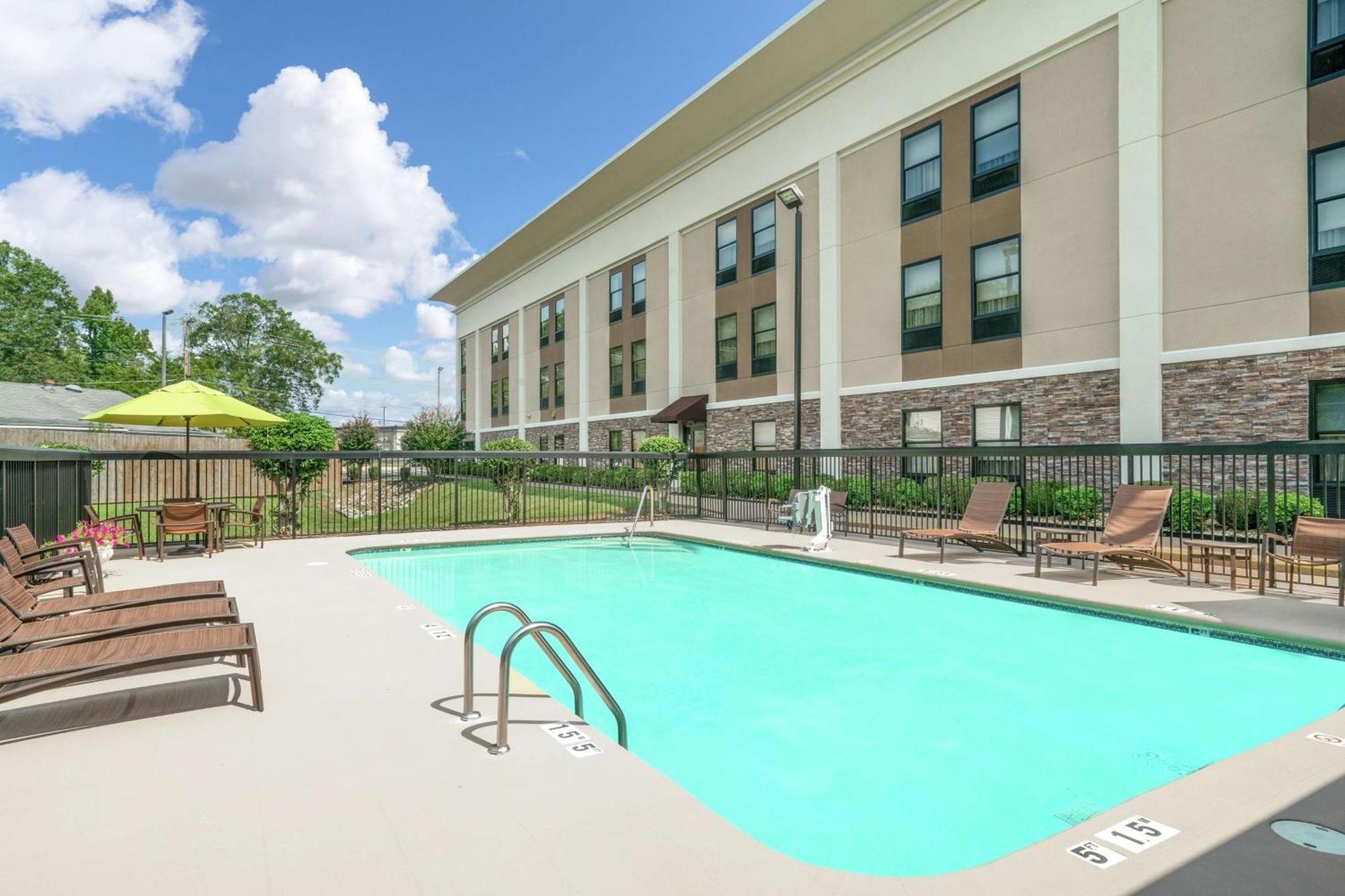 Hampton Inn Hixson Экстерьер фото